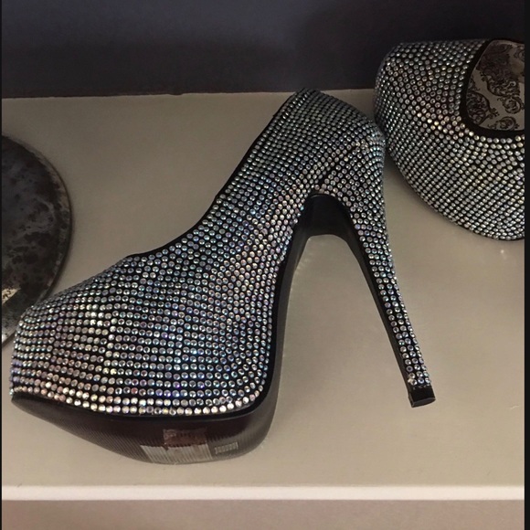 Gorgeous Sexy Rhinestone Covered Pumps Sz 6 - Picture 7 of 8